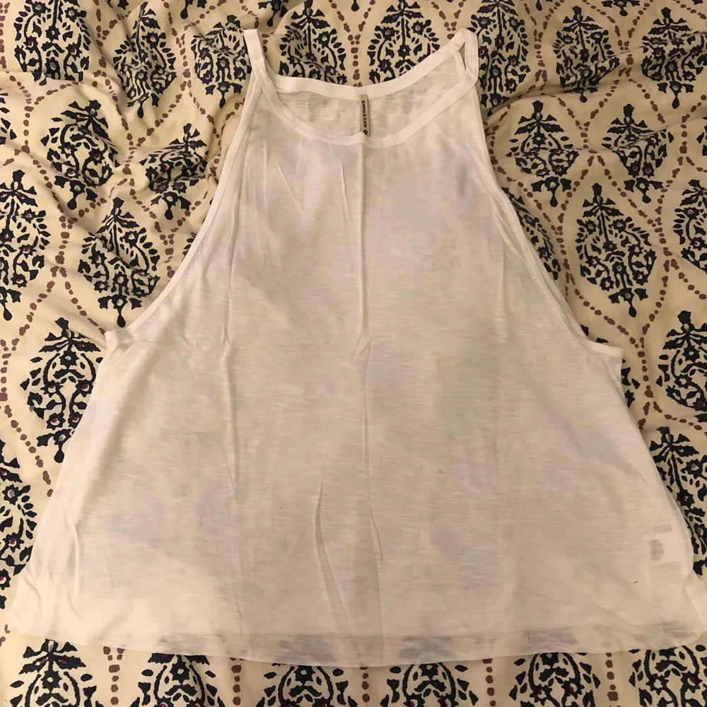 White Tank - Picture 1 of 2